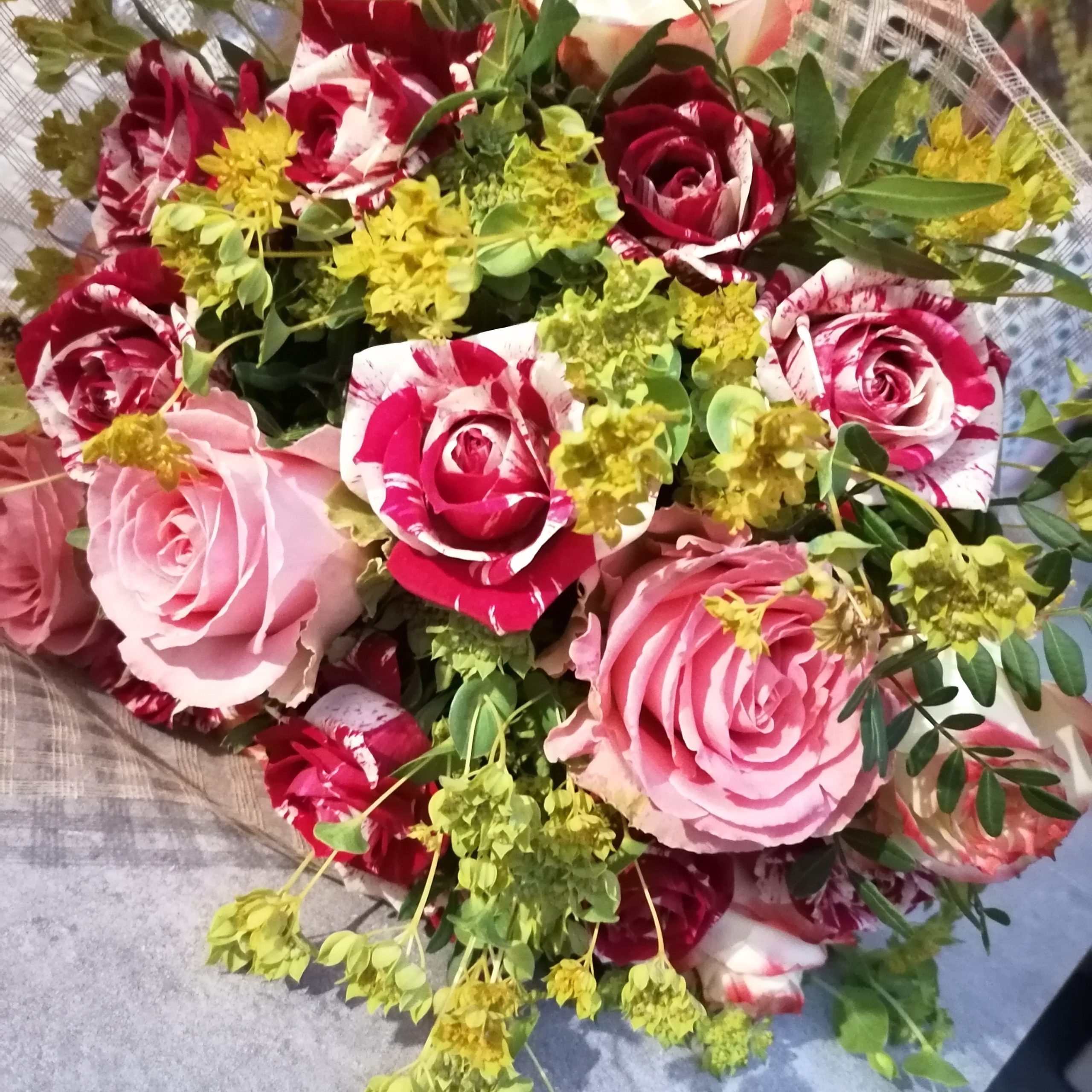 Bouquet De Roses Multicolores