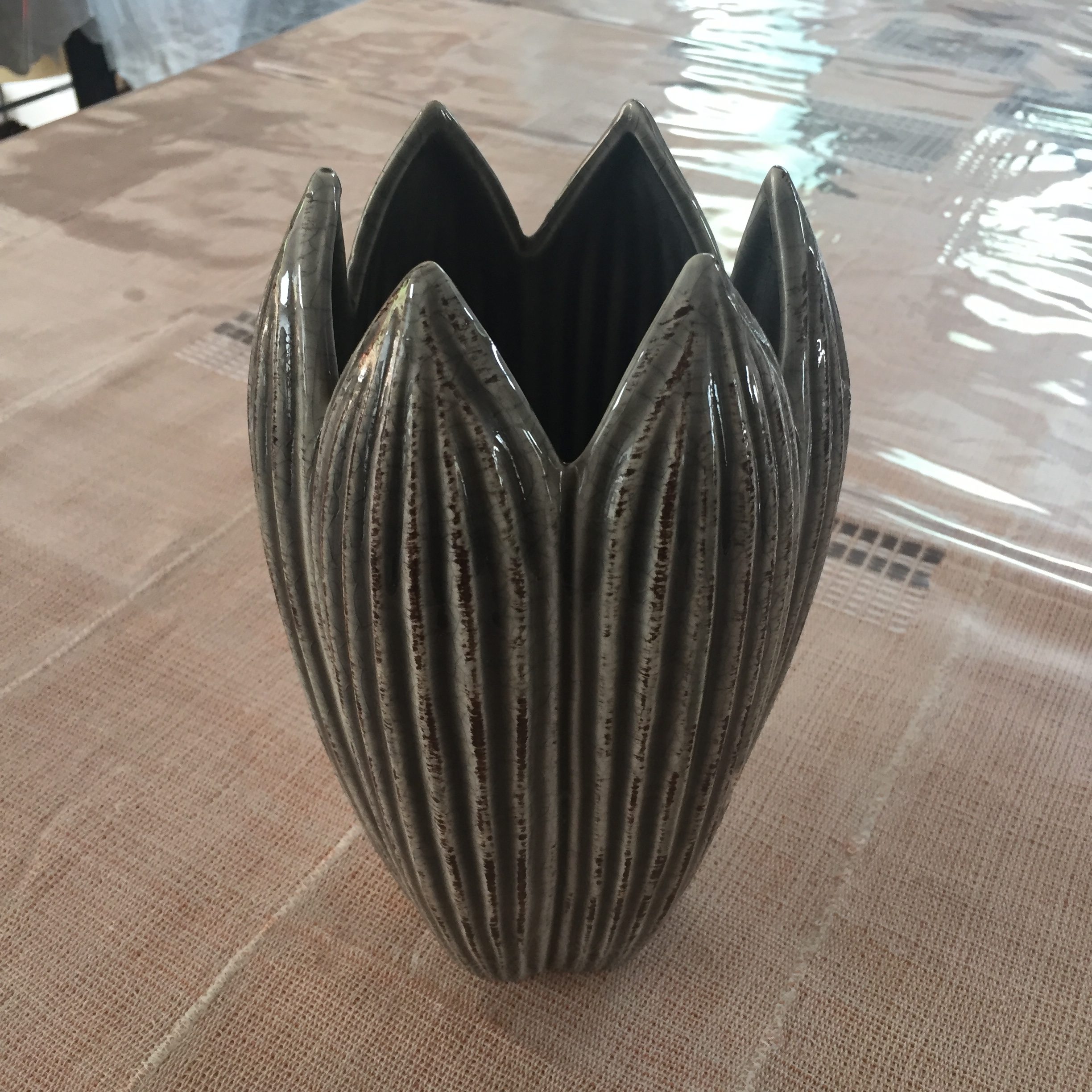 Vase céramique feuillage