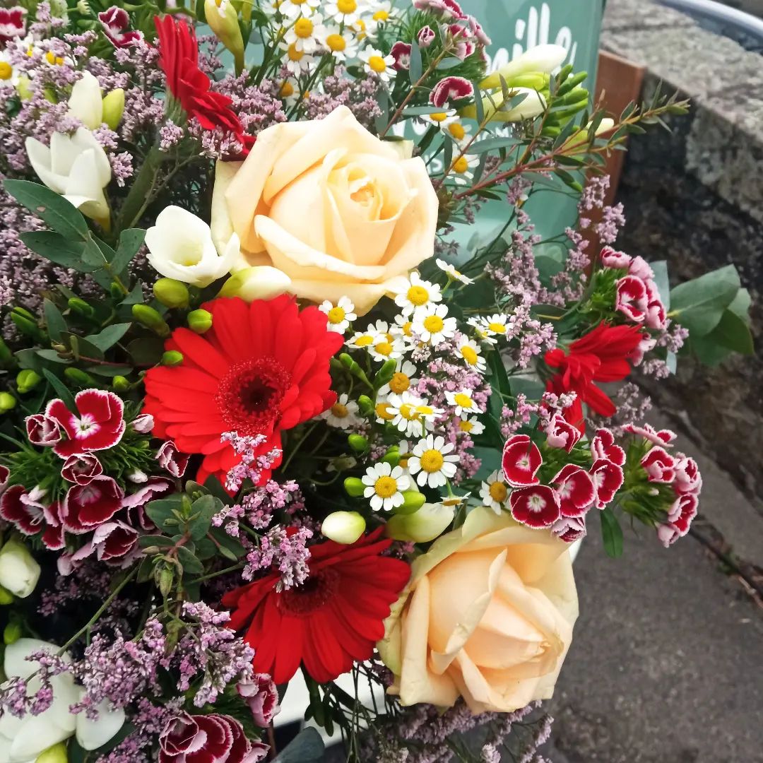 Bouquet Printemps fleurs de saison