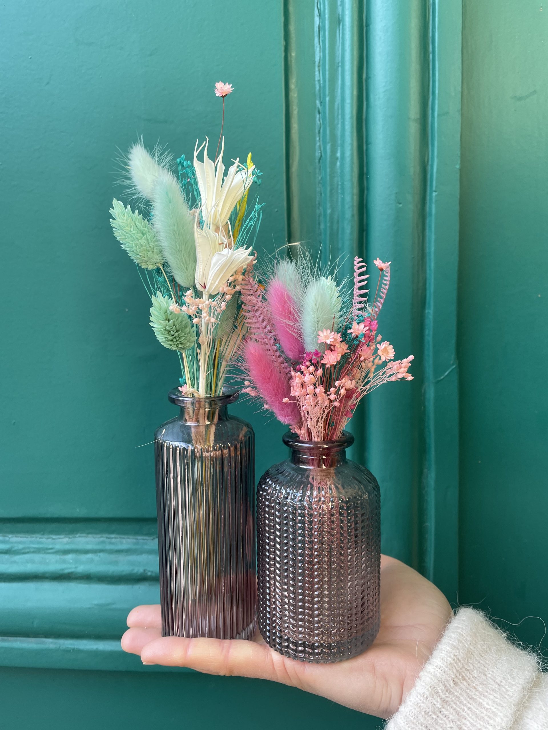 Duo de bouquets avec vases pastels
