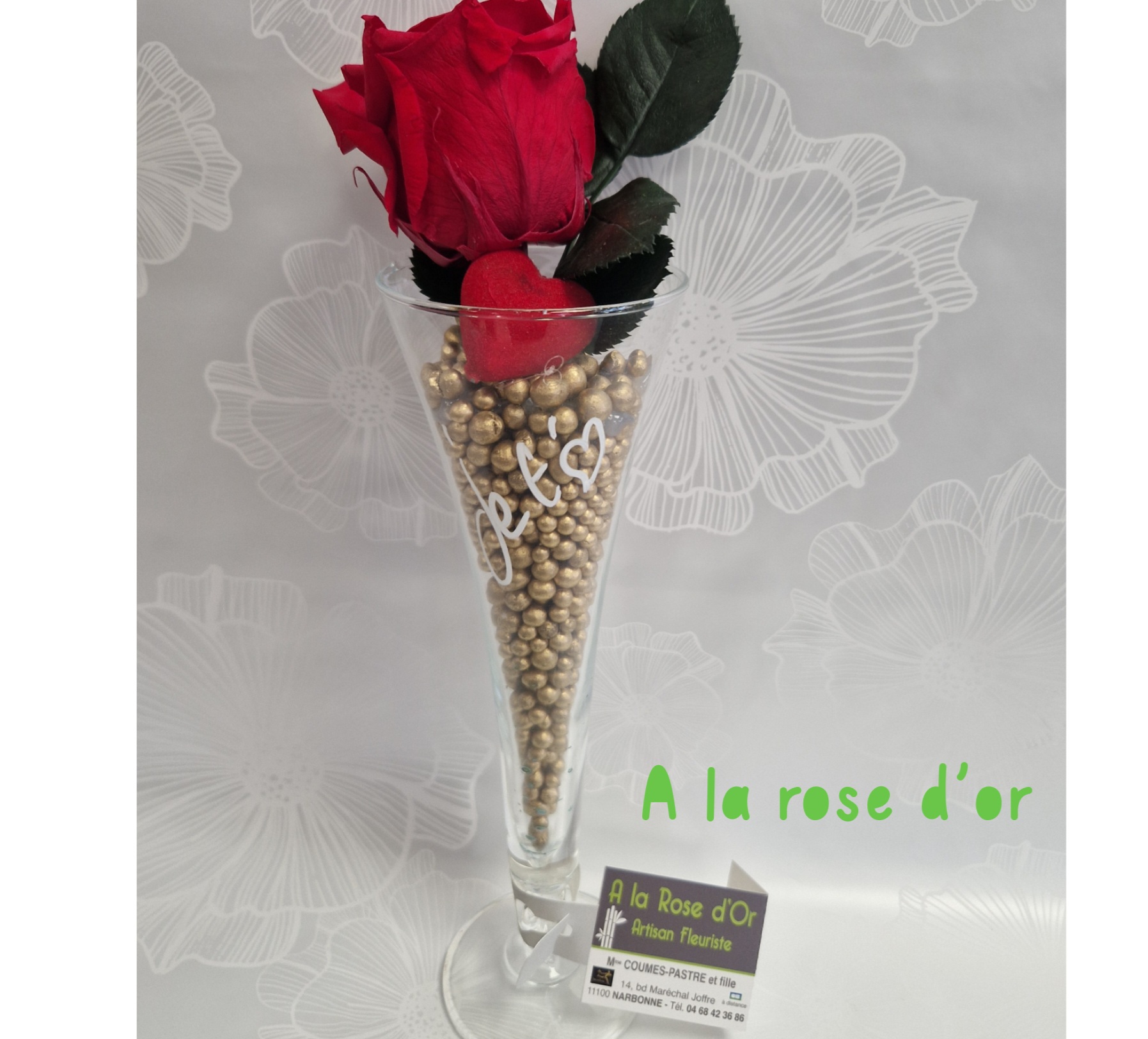 Rose éternelle et son vase
