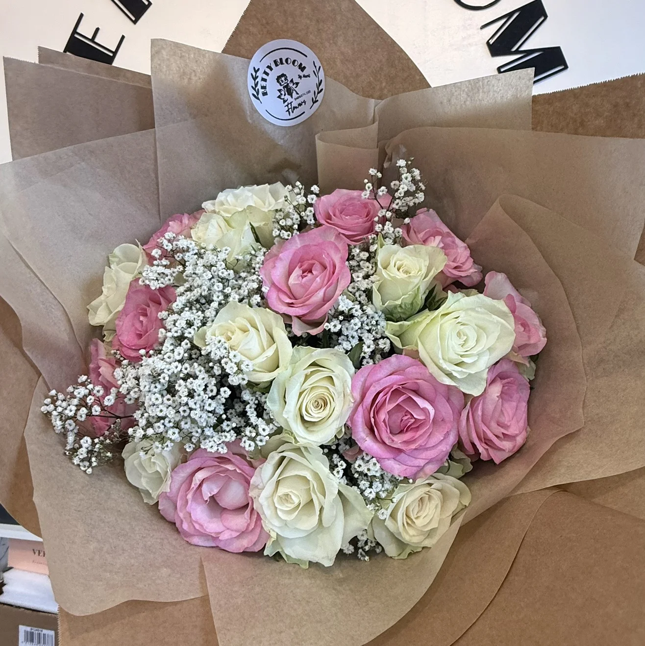 Bouquet White and Pink, par Betty Bloom Flowers, fleuriste à Schaerbeek