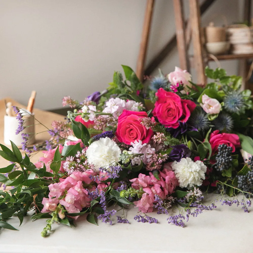 Bouquets de Deuil - Livraison de bouquets de fleurs par vos fleuristes préférés